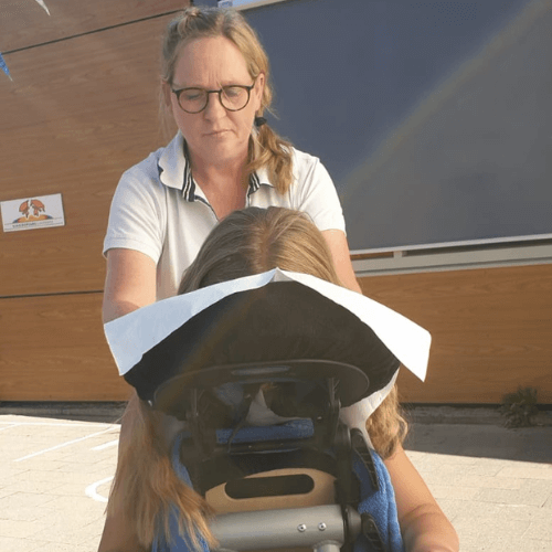 Stoelmassage-bij-kind-1